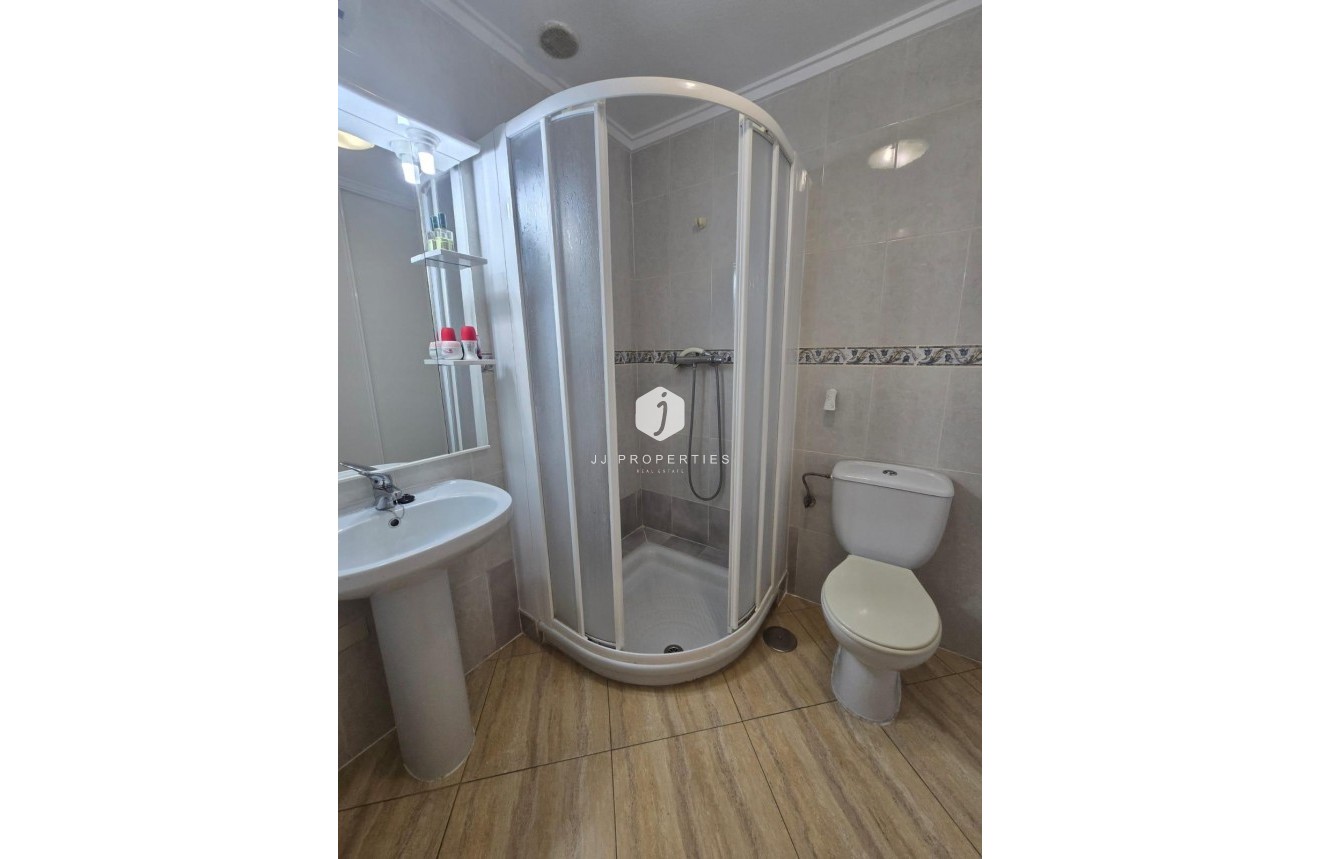 Resale - Apartment / flat -
Torrevieja - Playa del Cura