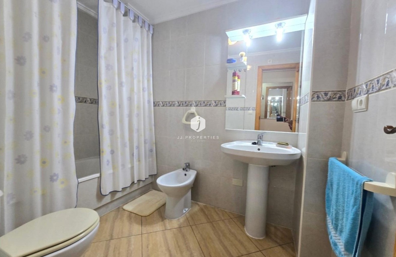 Resale - Apartment / flat -
Torrevieja - Playa del Cura