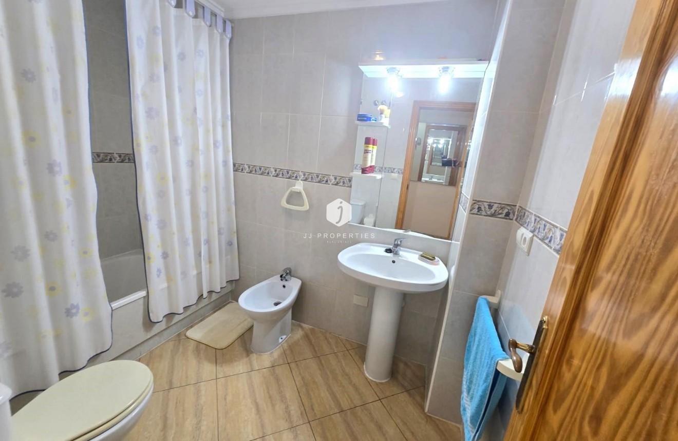 Resale - Apartment / flat -
Torrevieja - Playa del Cura