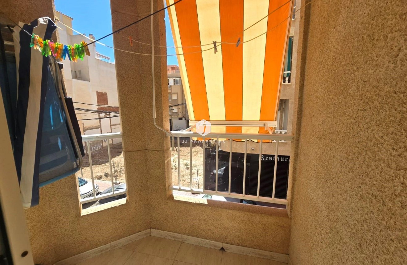 Resale - Apartment / flat -
Torrevieja - Playa del Cura