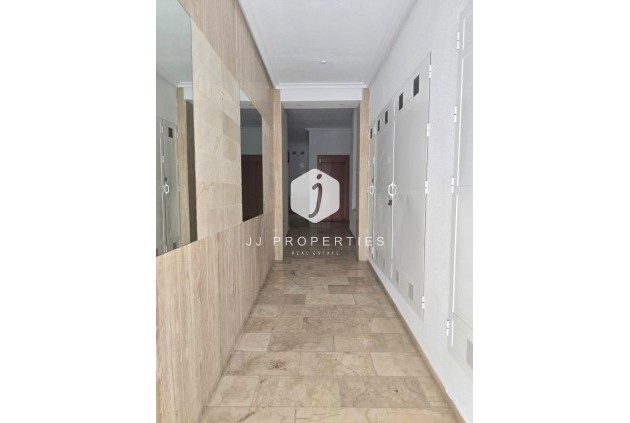 Resale - Apartment / flat -
Torrevieja - Playa del Cura
