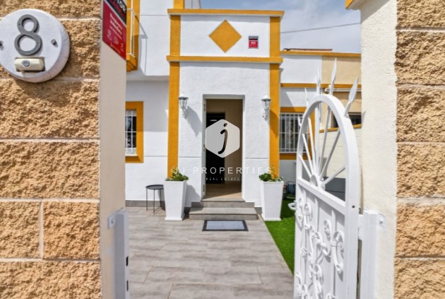 Segunda mano - Chalet -
Torrevieja - Costa Blanca