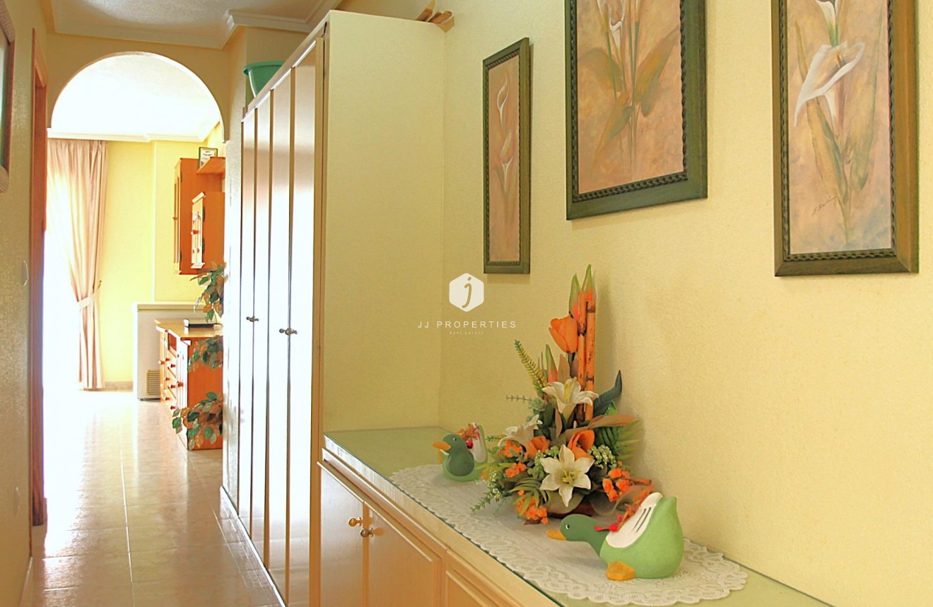 Tweedehands - Appartement / flat -
Torrevieja - Las Piscinas Naturales