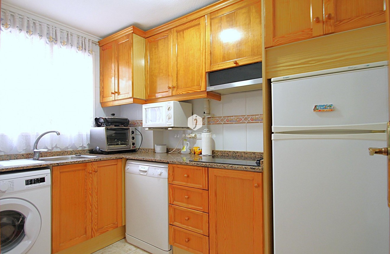 Tweedehands - Appartement / flat -
Torrevieja - Las Piscinas Naturales