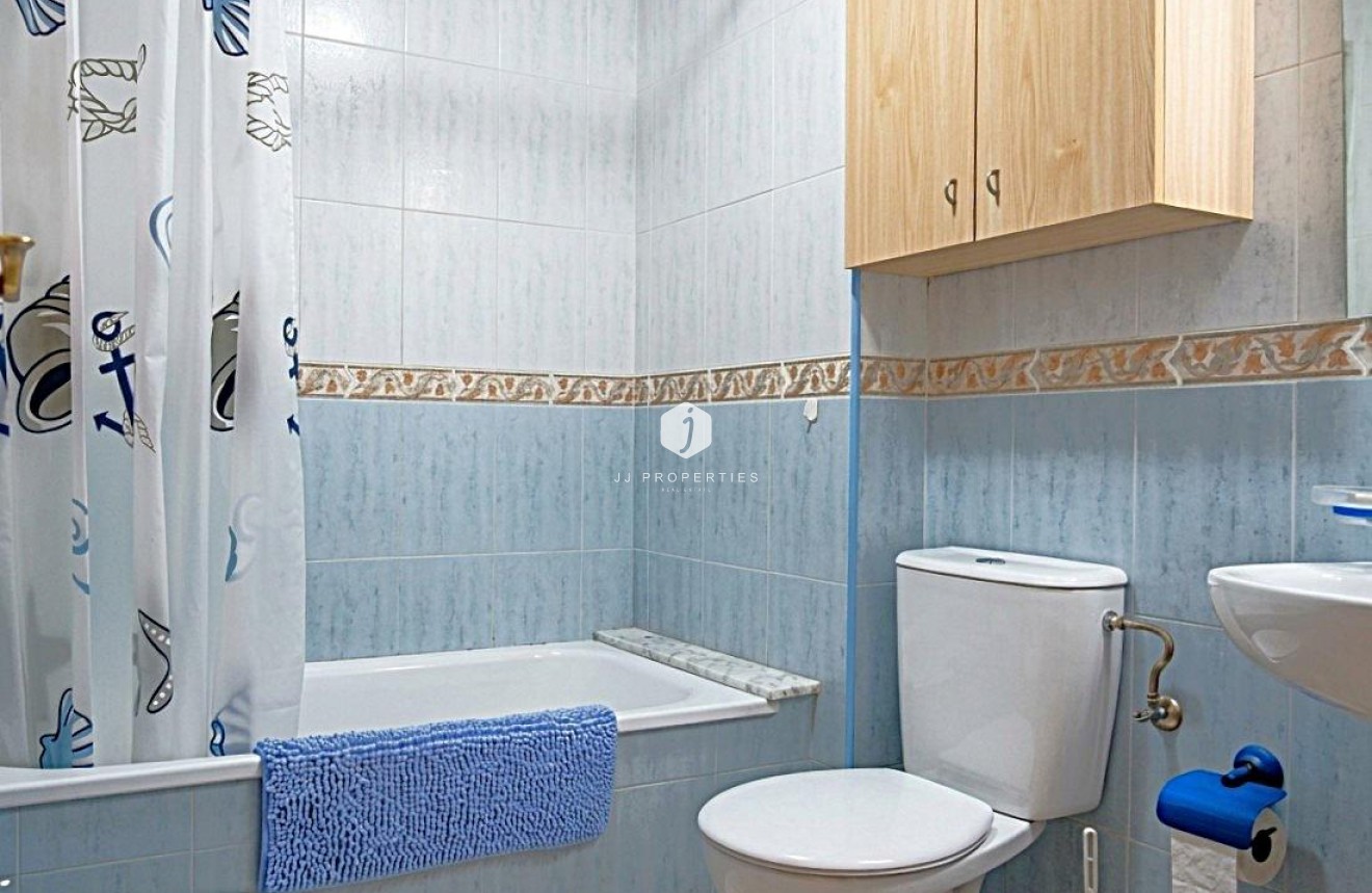 Tweedehands - Appartement / flat -
Torrevieja - Las Piscinas Naturales