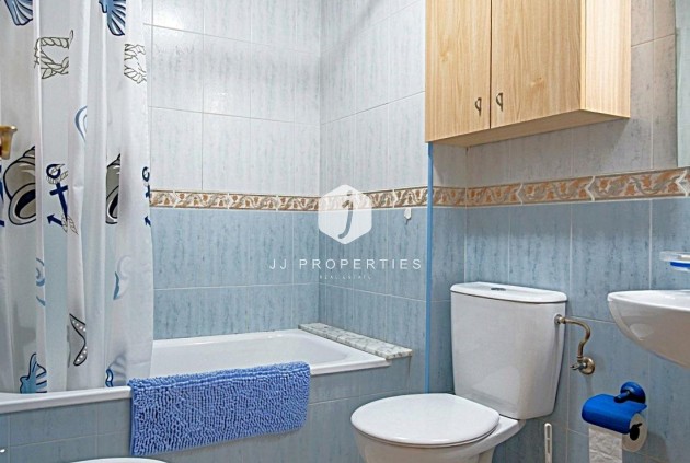 Tweedehands - Appartement / flat -
Torrevieja - Las Piscinas Naturales