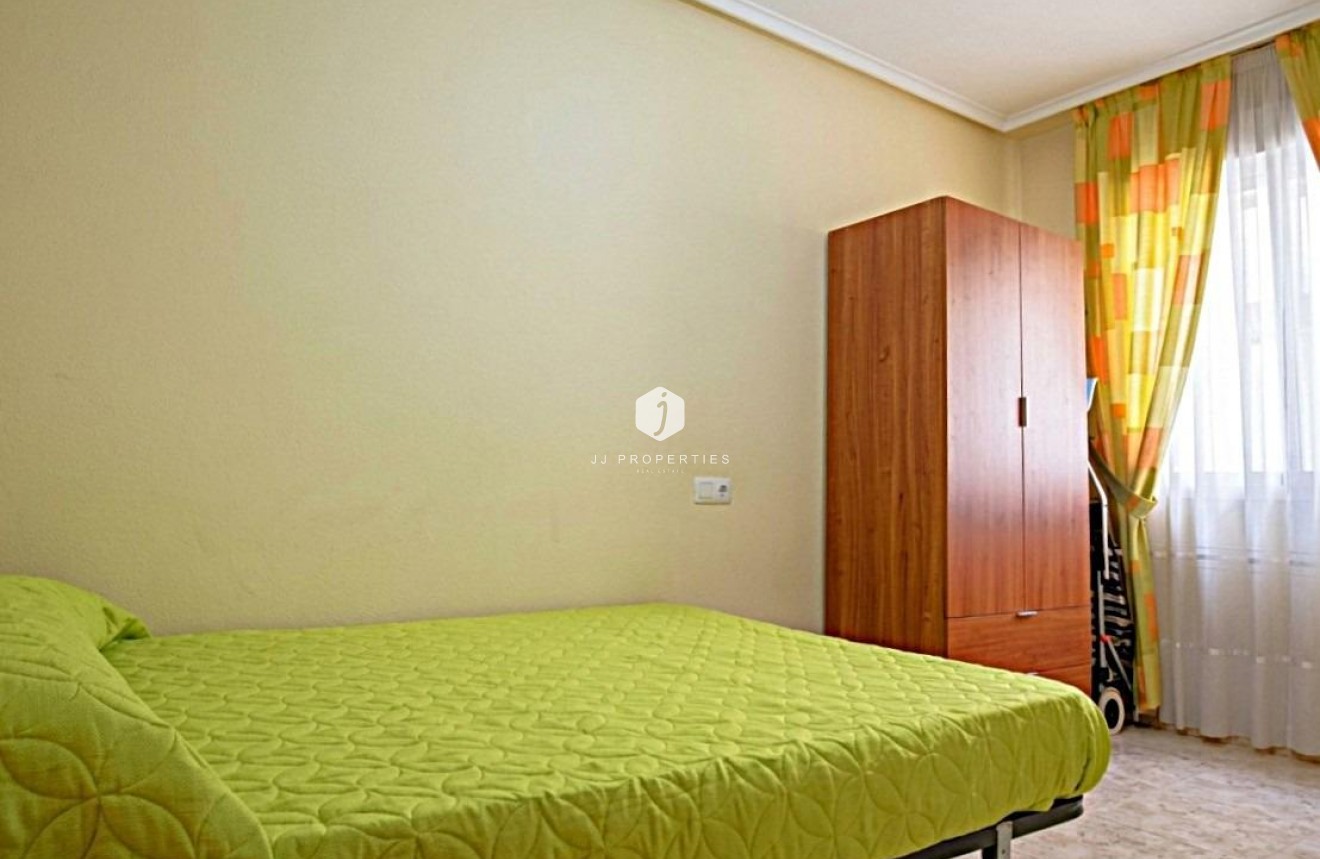 Tweedehands - Appartement / flat -
Torrevieja - Las Piscinas Naturales