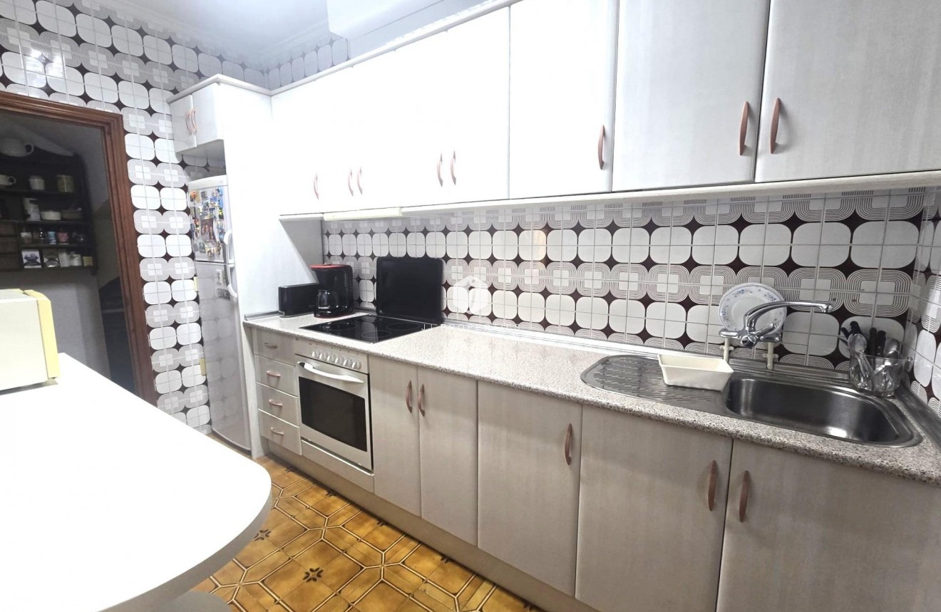 Aus zweiter Hand - Duplex -
Torrevieja - Habaneras