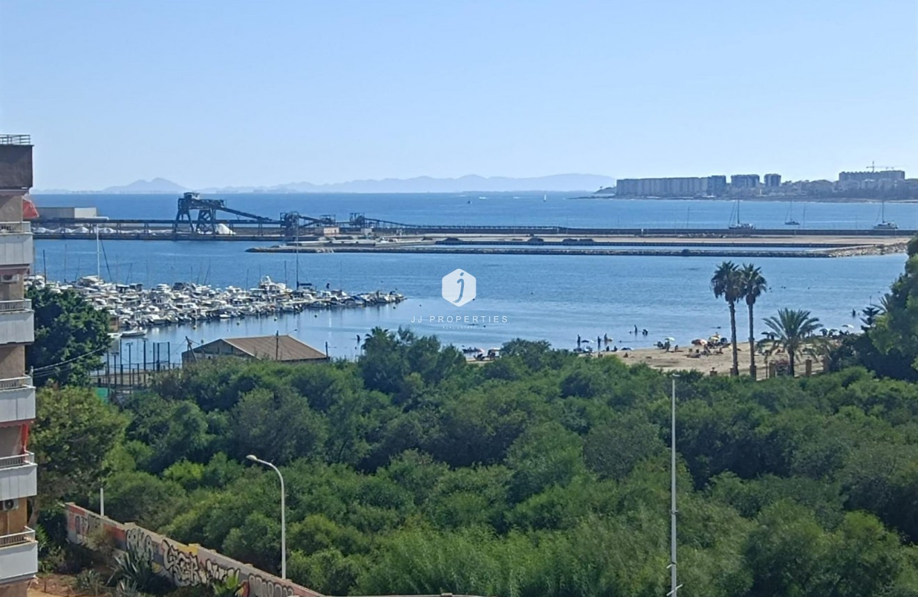 Aus zweiter Hand - Wohnung -
Torrevieja - Centro