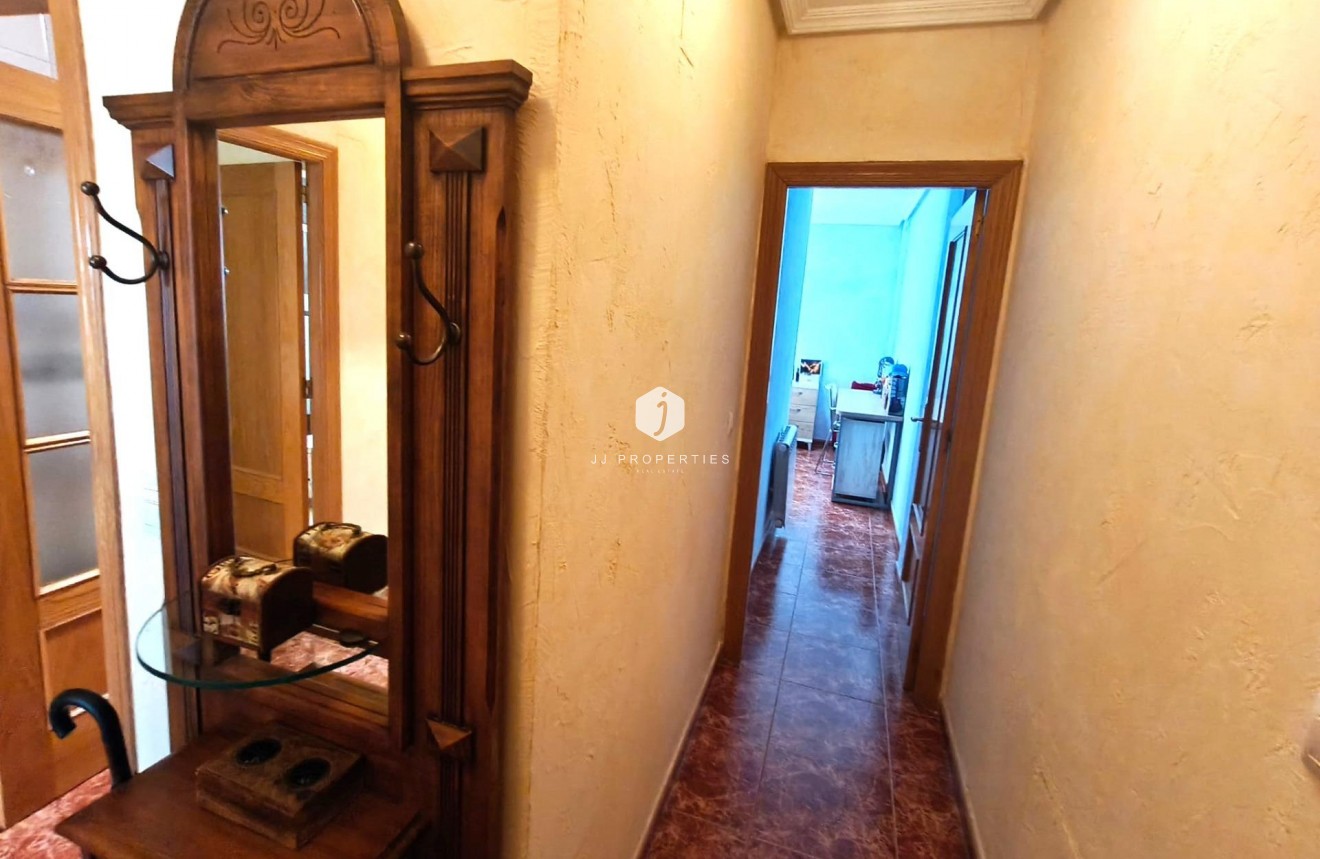 Aus zweiter Hand - Wohnung -
Torrevieja - Centro