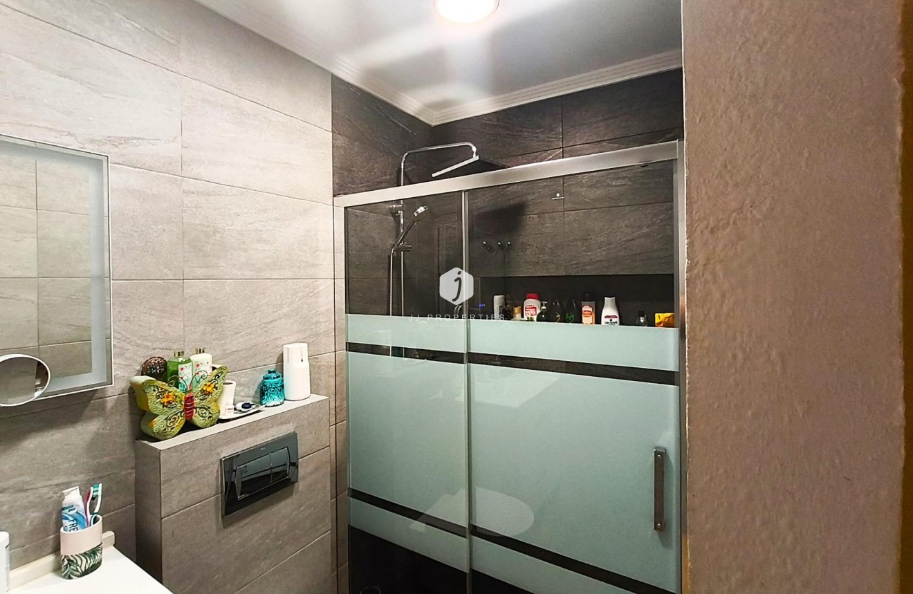 Aus zweiter Hand - Wohnung -
Torrevieja - Centro
