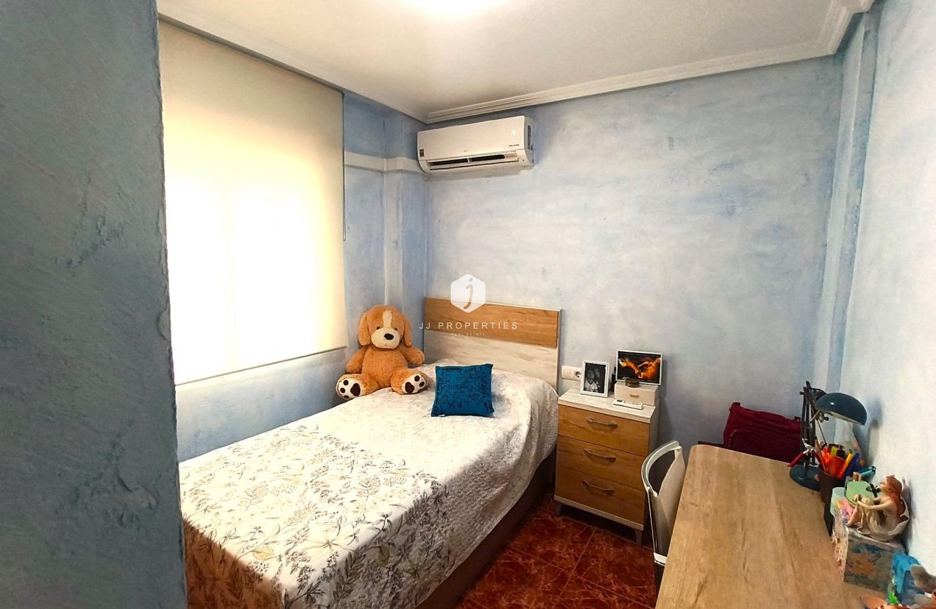 Aus zweiter Hand - Wohnung -
Torrevieja - Centro