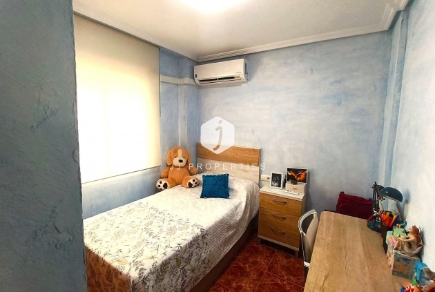 Aus zweiter Hand - Wohnung -
Torrevieja - Centro