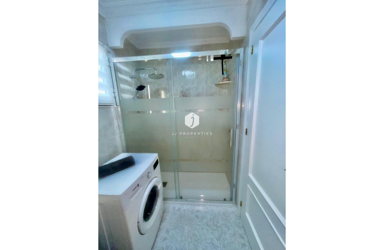 Segunda mano - Apartamento / piso -
Torrevieja - Estacion de autobuses