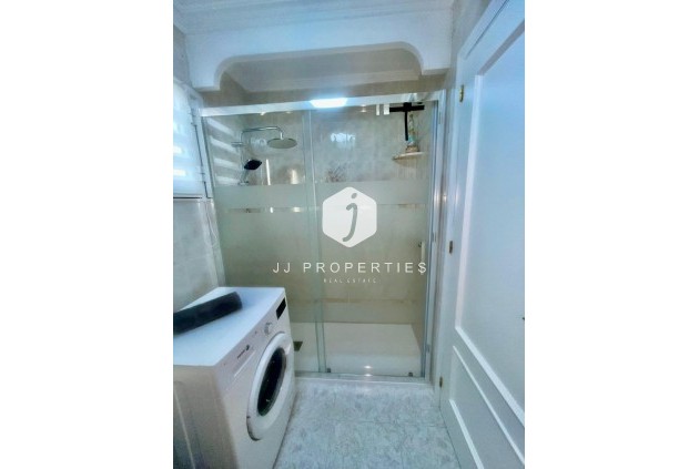 Segunda mano - Apartamento / piso -
Torrevieja - Estacion de autobuses