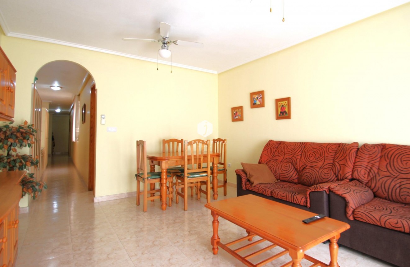 Aus zweiter Hand - Wohnung -
Torrevieja - Las Piscinas Naturales