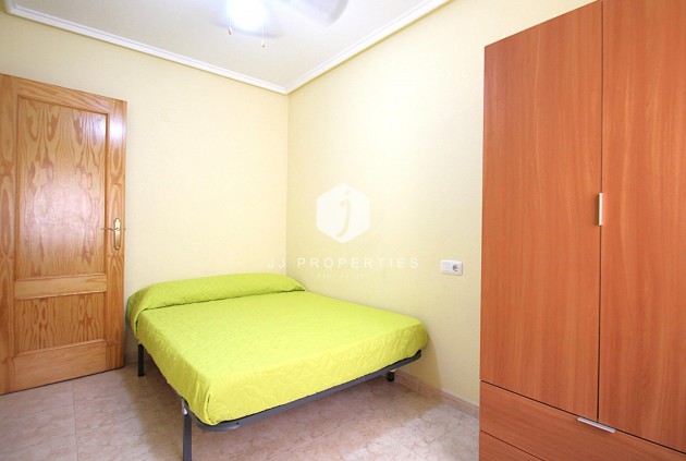 Aus zweiter Hand - Wohnung -
Torrevieja - Las Piscinas Naturales