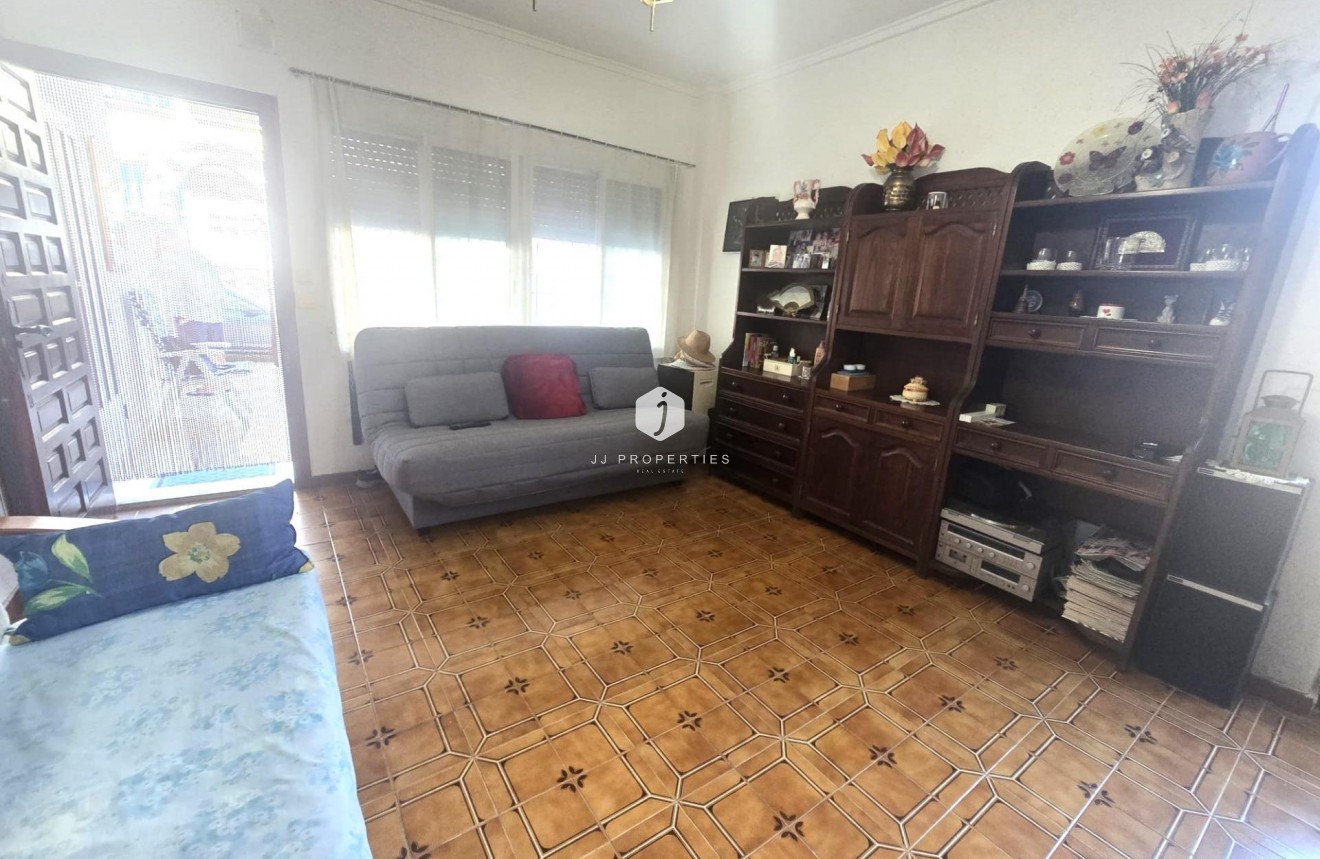Tweedehands - duplex -
Torrevieja - Habaneras