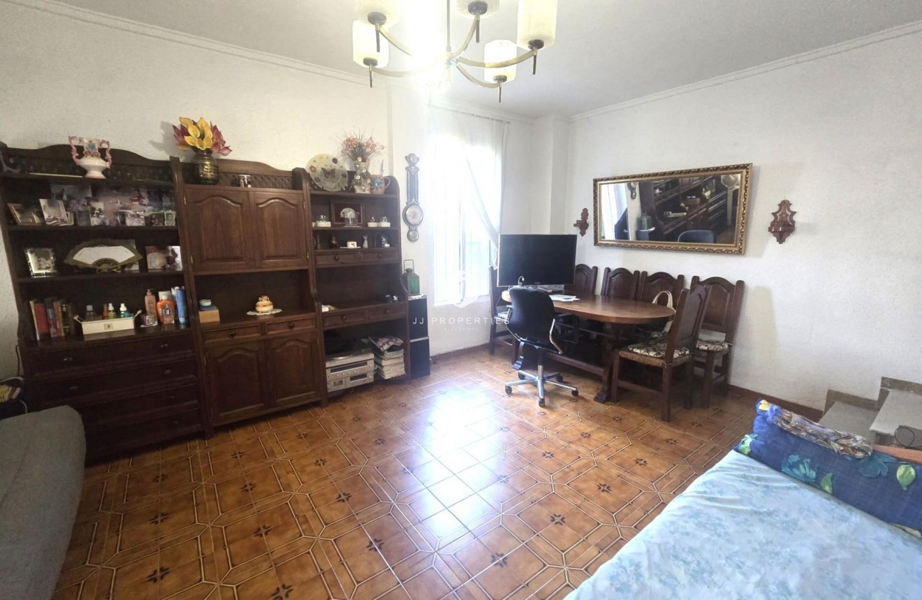 Tweedehands - duplex -
Torrevieja - Habaneras