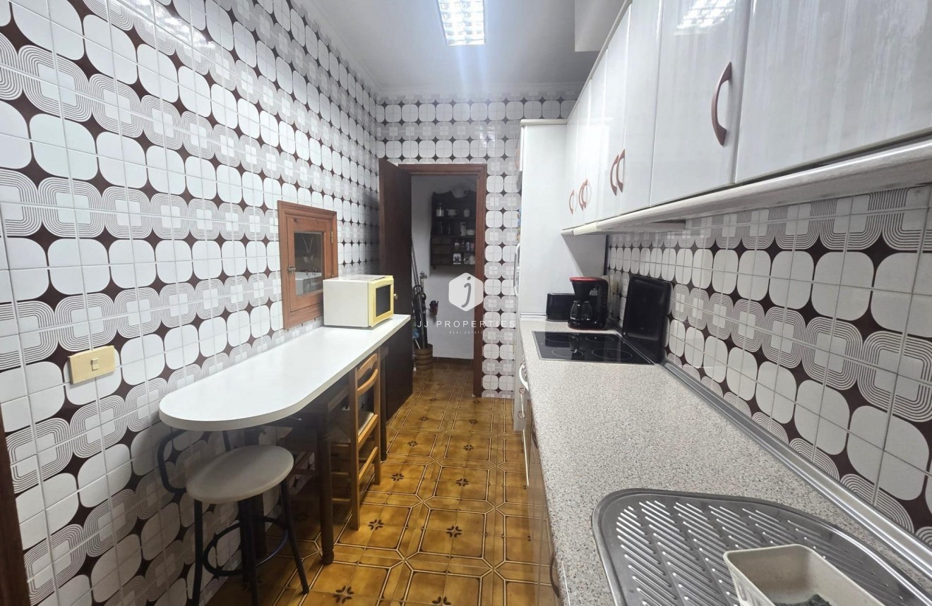 Tweedehands - duplex -
Torrevieja - Habaneras
