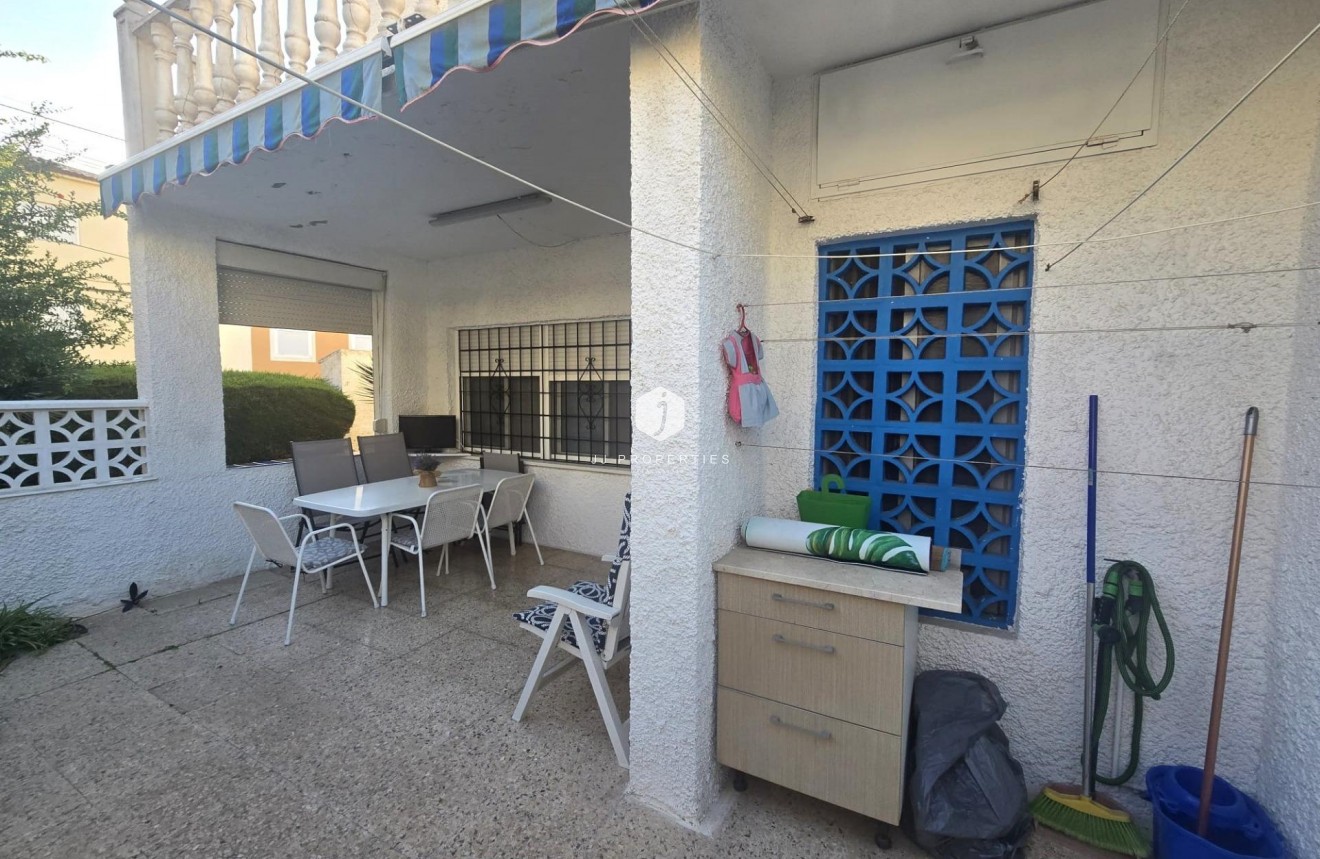 Tweedehands - duplex -
Torrevieja - Habaneras