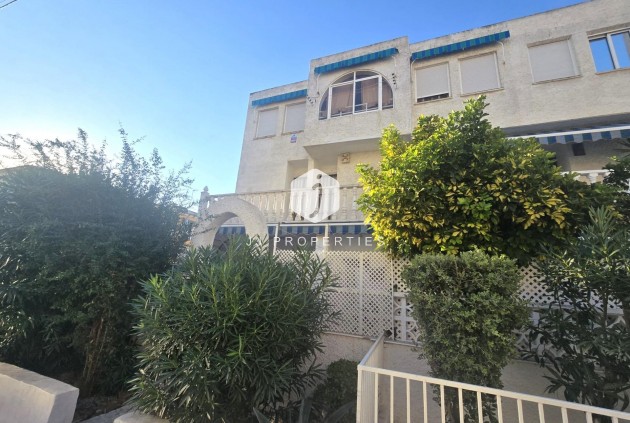 Tweedehands - duplex -
Torrevieja - Habaneras