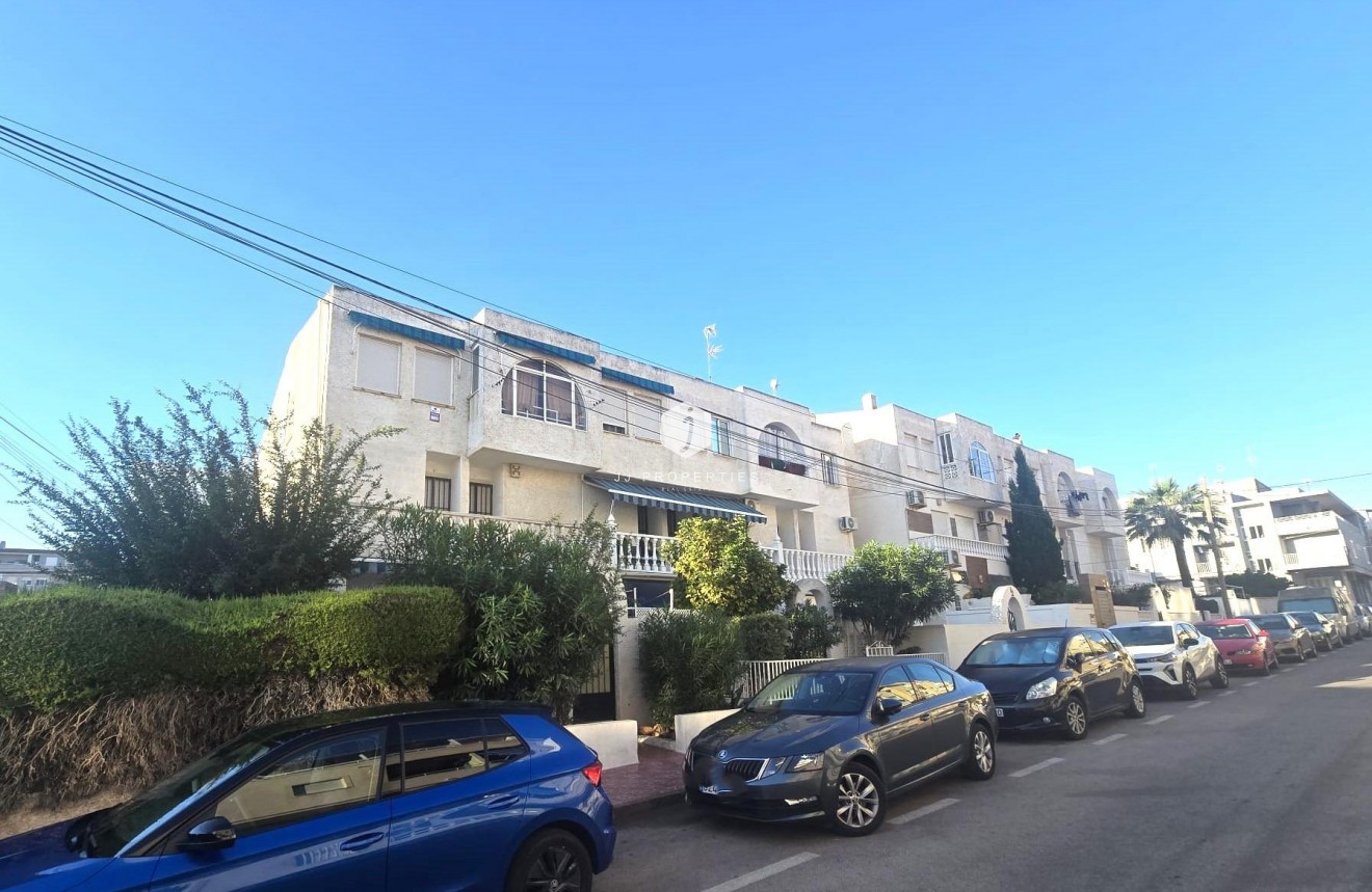 Tweedehands - duplex -
Torrevieja - Habaneras