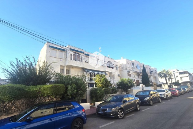 Tweedehands - duplex -
Torrevieja - Habaneras