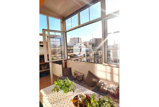 Aus zweiter Hand - Wohnung -
Torrevieja - Centro