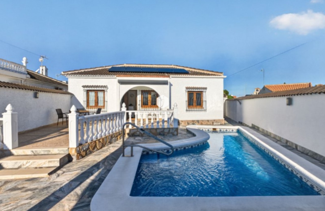 D'occasion - Villa -
Torrevieja - Costa Blanca