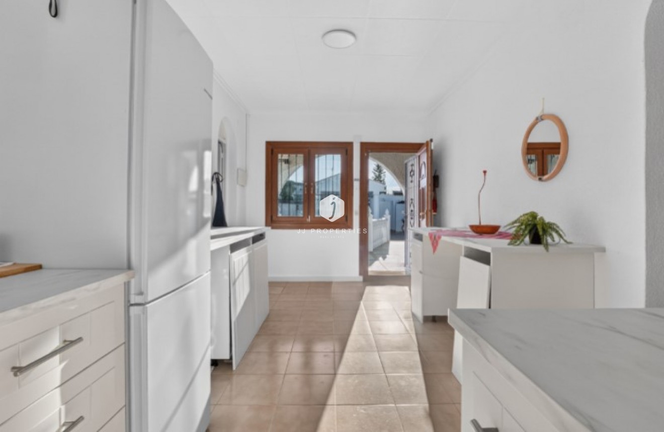 D'occasion - Villa -
Torrevieja - Costa Blanca