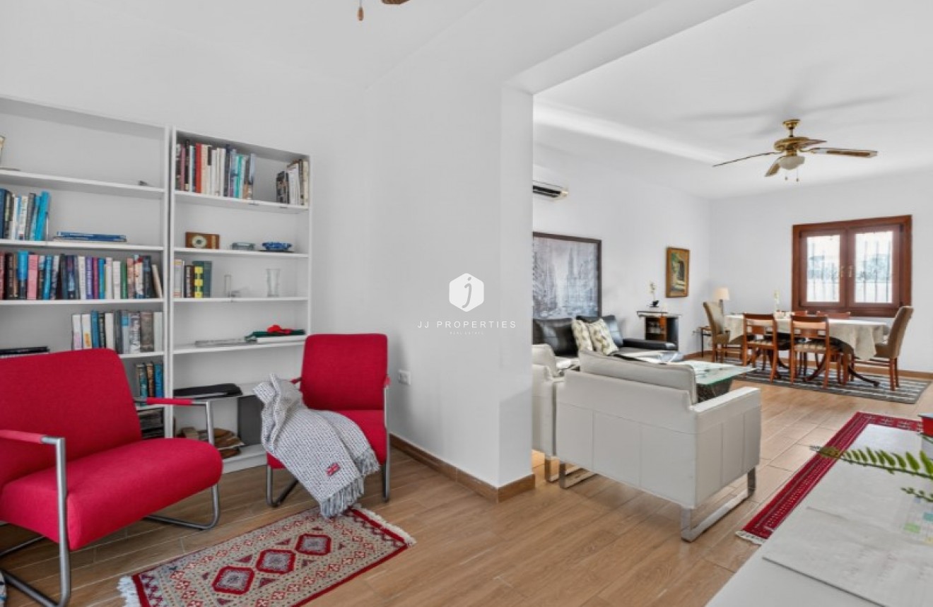 D'occasion - Villa -
Torrevieja - Costa Blanca