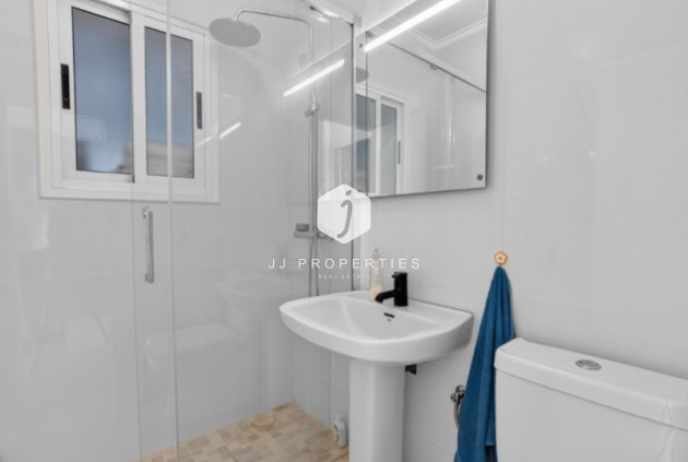 D'occasion - Villa -
Torrevieja - Costa Blanca