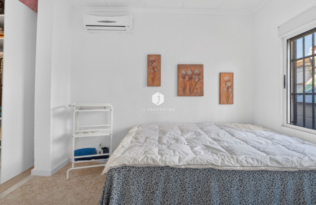 D'occasion - Villa -
Torrevieja - Costa Blanca