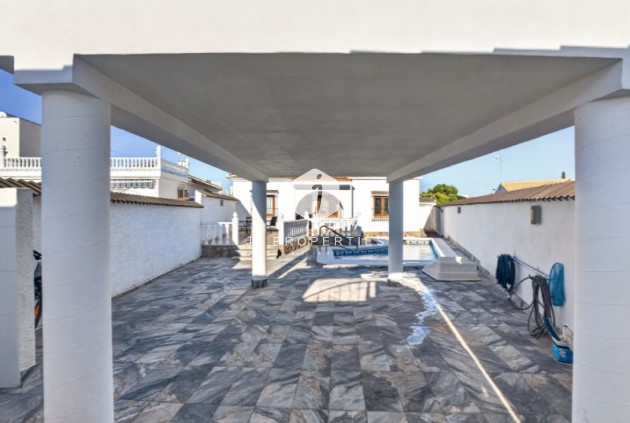 D'occasion - Villa -
Torrevieja - Costa Blanca