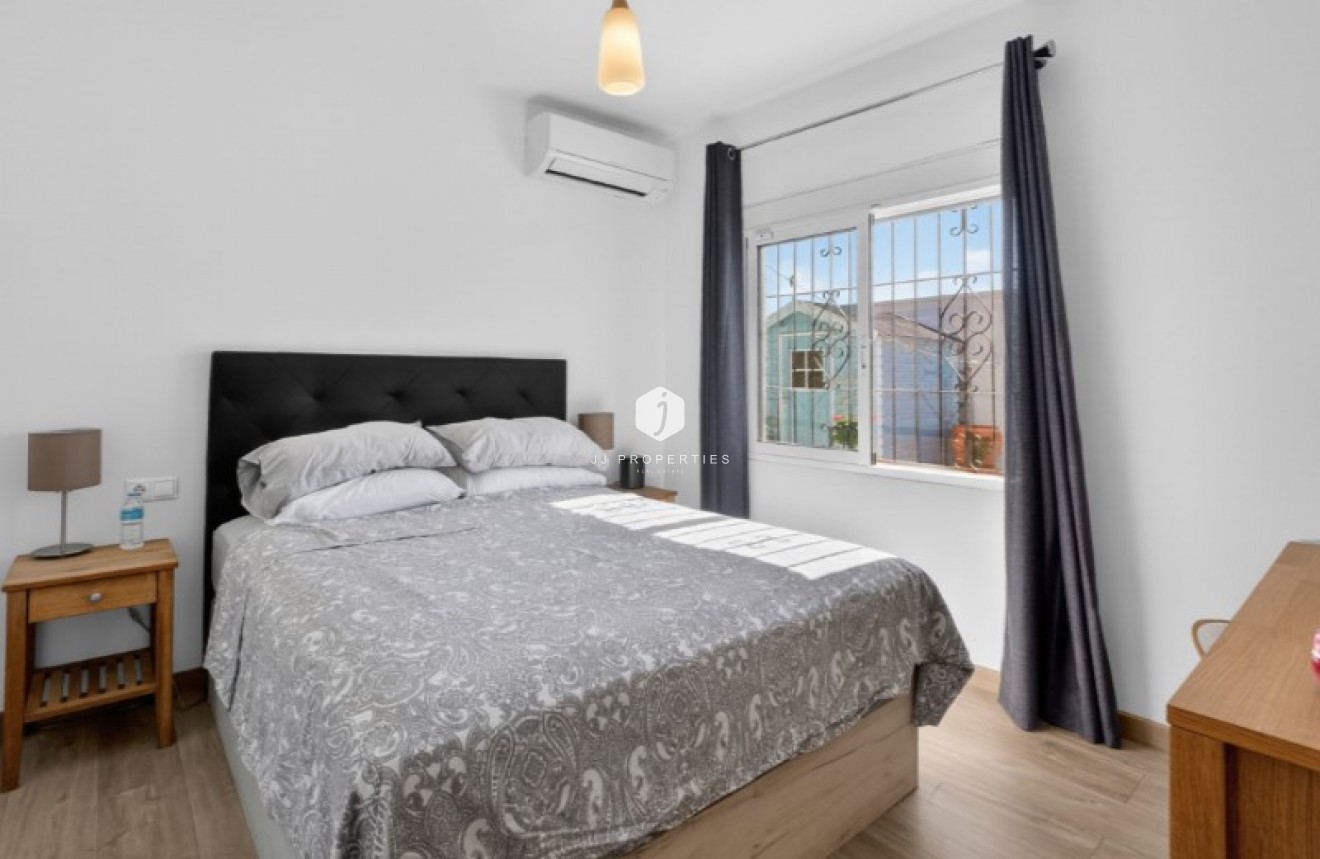 D'occasion - Villa -
Torrevieja - Costa Blanca
