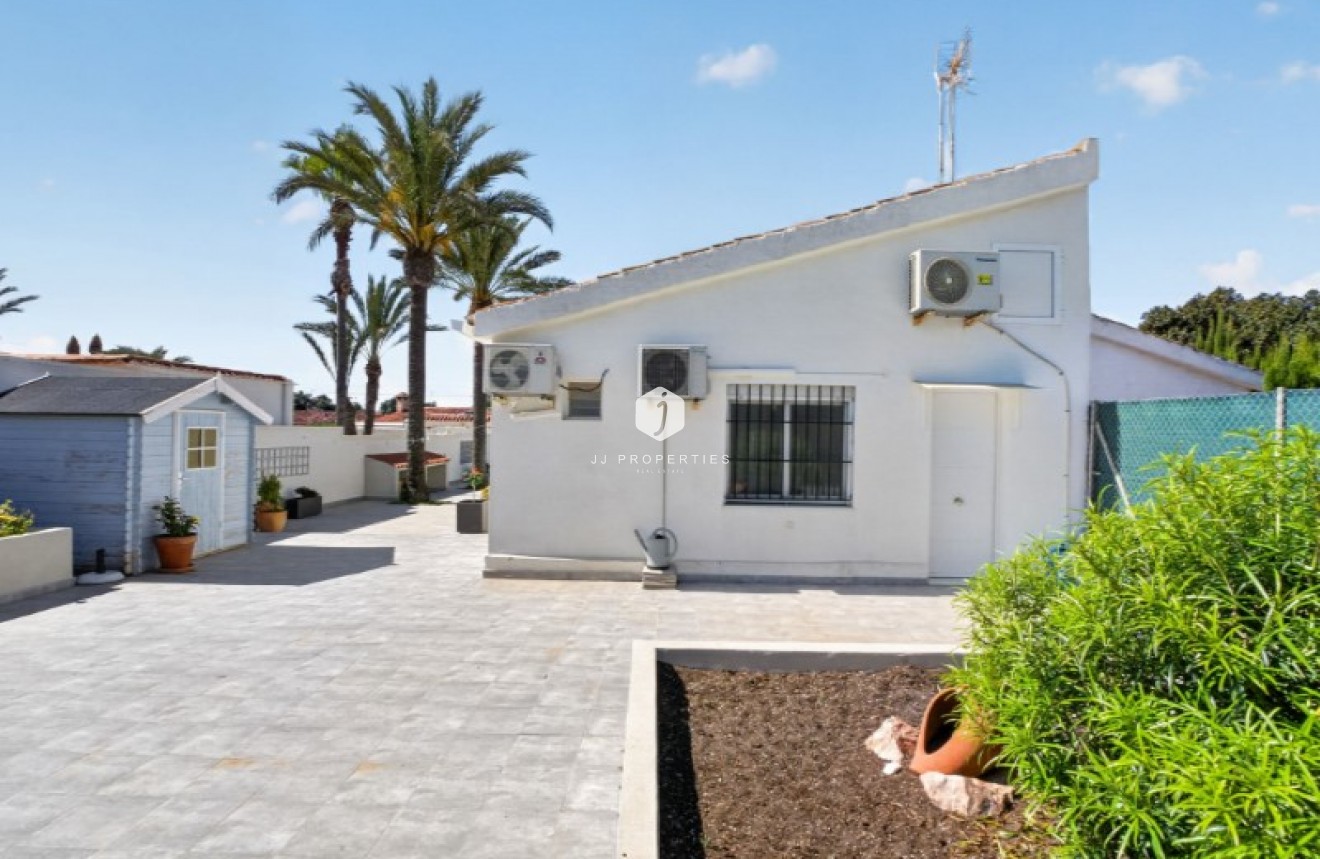 D'occasion - Villa -
Torrevieja - Costa Blanca