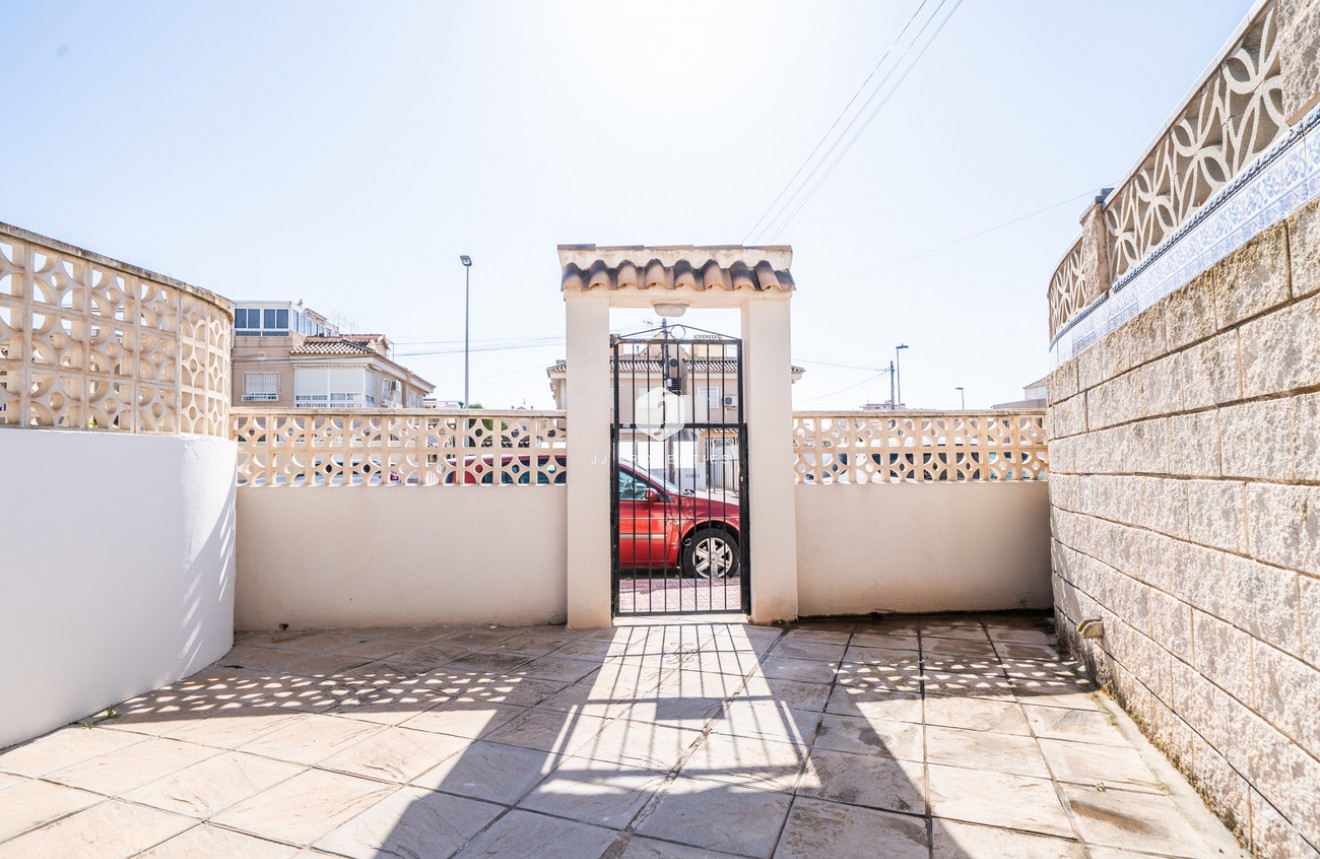 Aus zweiter Hand - Wohnung -
La Mata - Costa Blanca