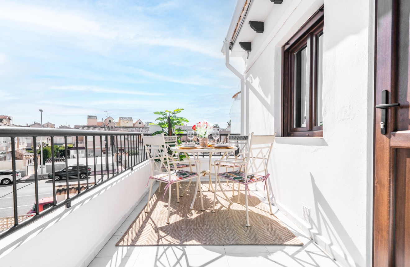 Aus zweiter Hand - Wohnung -
La Mata - Costa Blanca