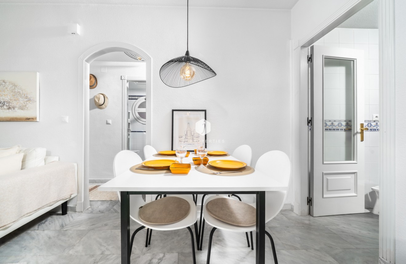 Resale - Apartment / flat -
Torrevieja - aguas nuevas