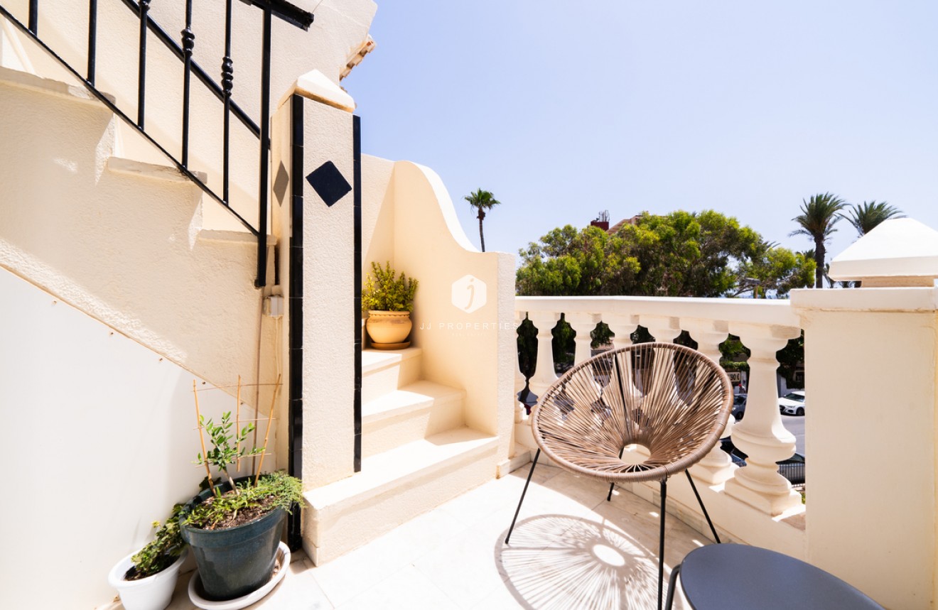 Resale - Apartment / flat -
Torrevieja - aguas nuevas