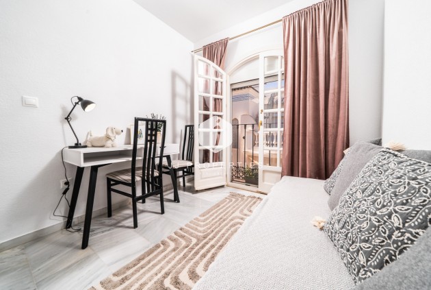 Resale - Apartment / flat -
Torrevieja - aguas nuevas