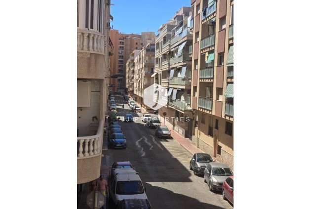 Aus zweiter Hand - Wohnung -
Torrevieja - Playa del Cura