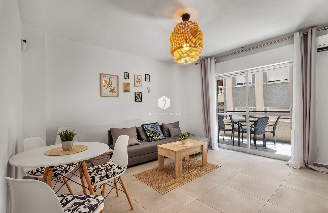 Resale - Apartment / flat -
Torrevieja - Playa de los Locos