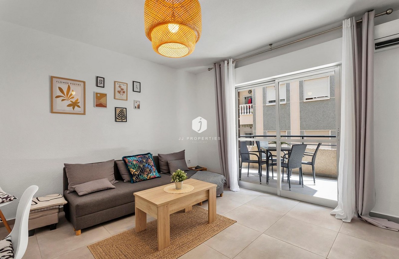 Resale - Apartment / flat -
Torrevieja - Playa de los Locos