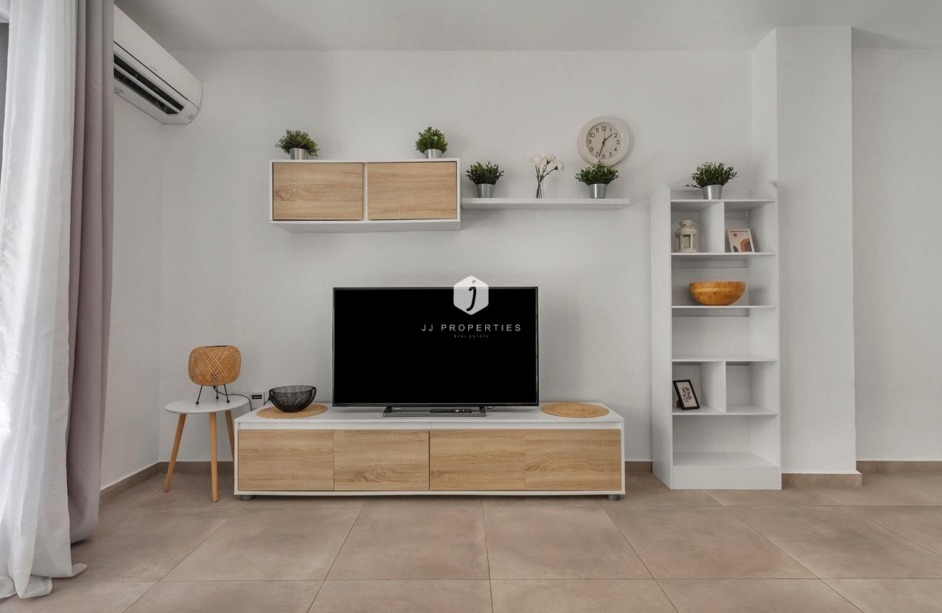 Resale - Apartment / flat -
Torrevieja - Playa de los Locos