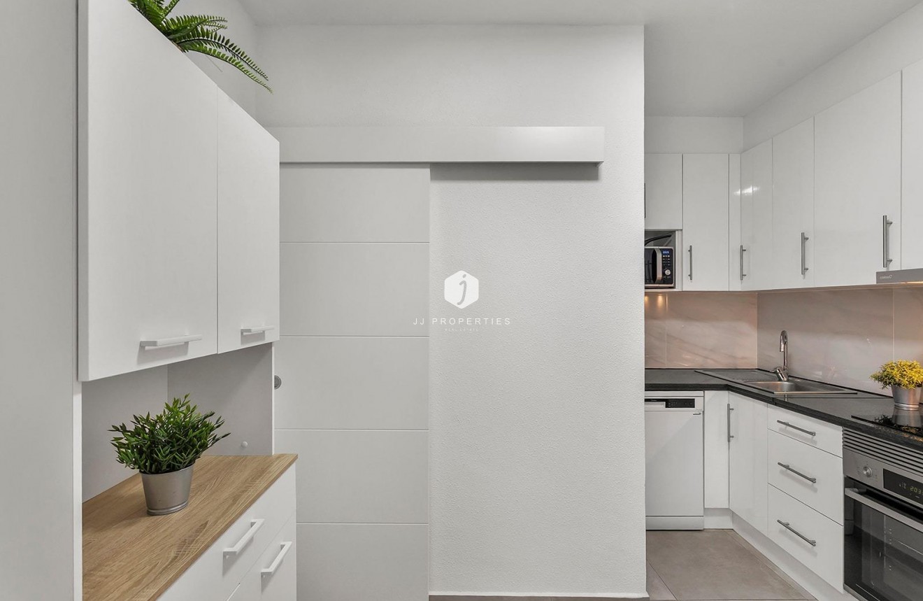 Resale - Apartment / flat -
Torrevieja - Playa de los Locos