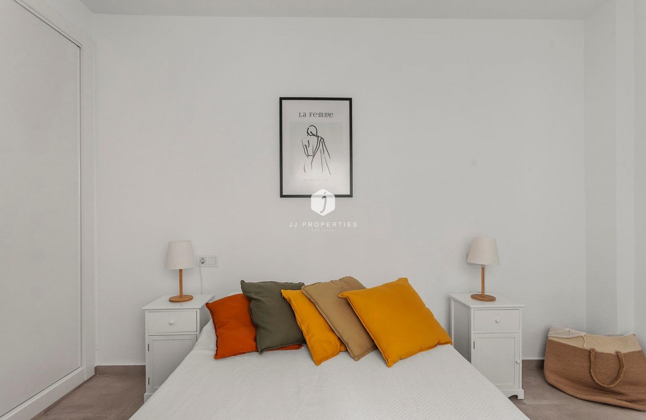 Resale - Apartment / flat -
Torrevieja - Playa de los Locos