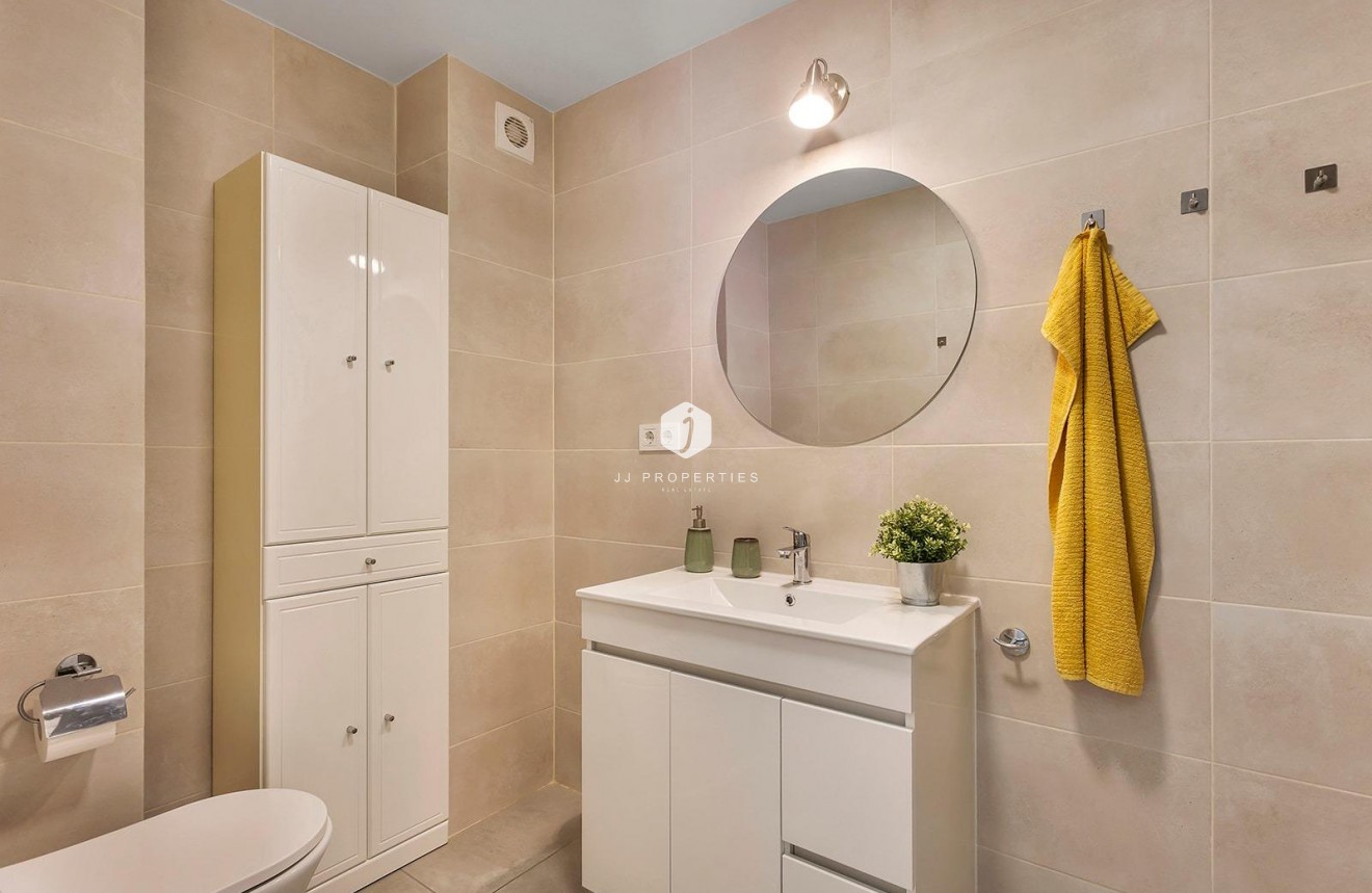 Resale - Apartment / flat -
Torrevieja - Playa de los Locos