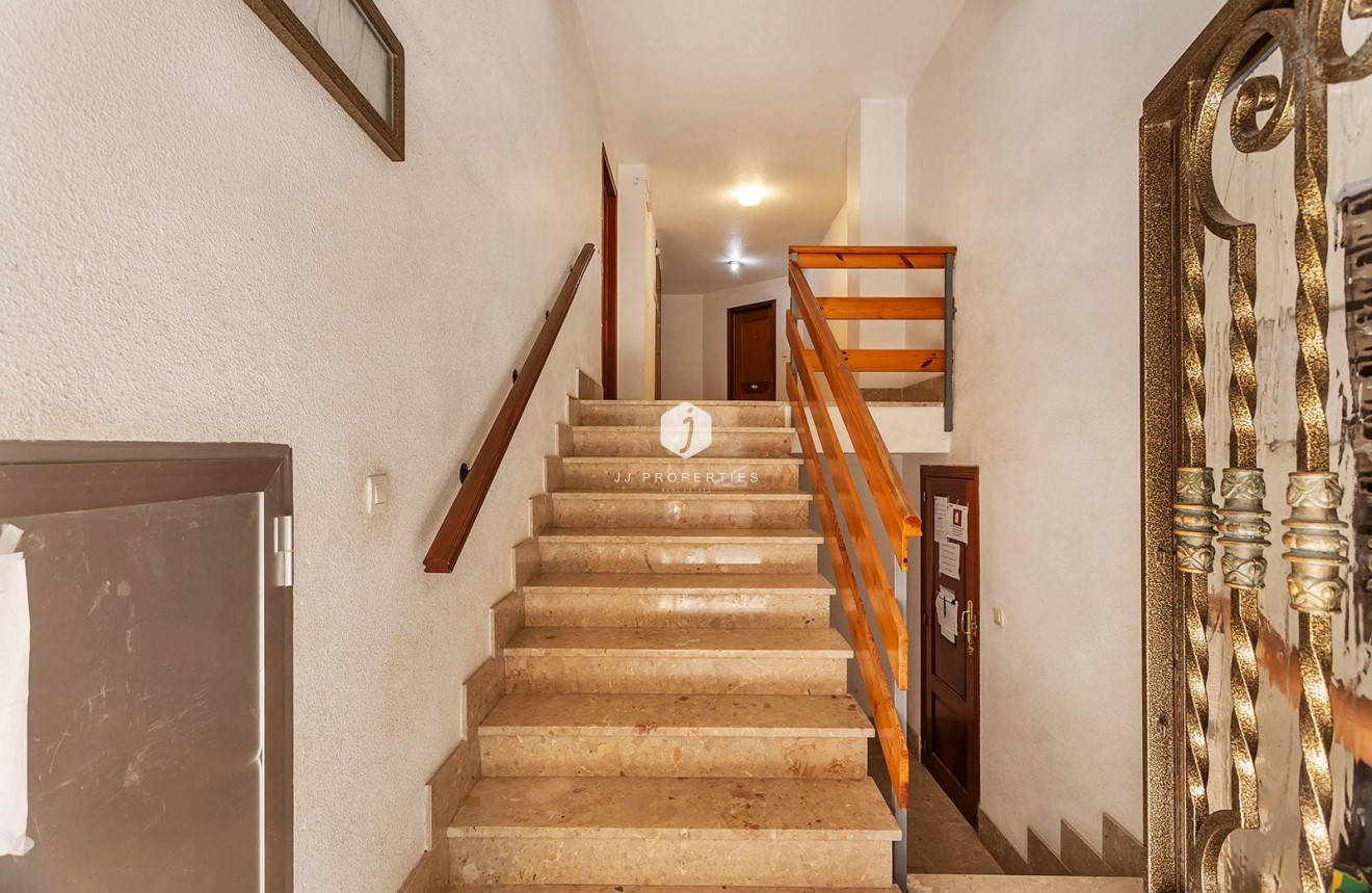 Resale - Apartment / flat -
Torrevieja - Playa de los Locos